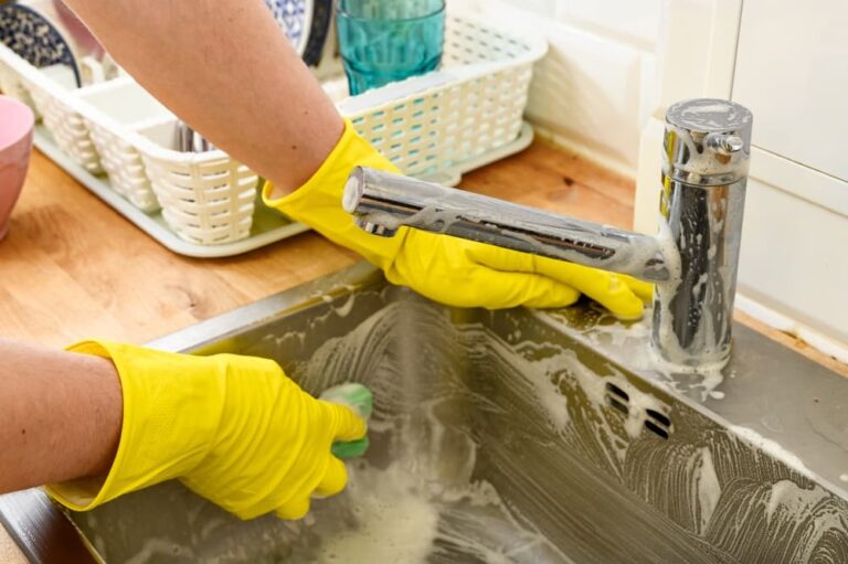 What is the best homemade solution for cleaning