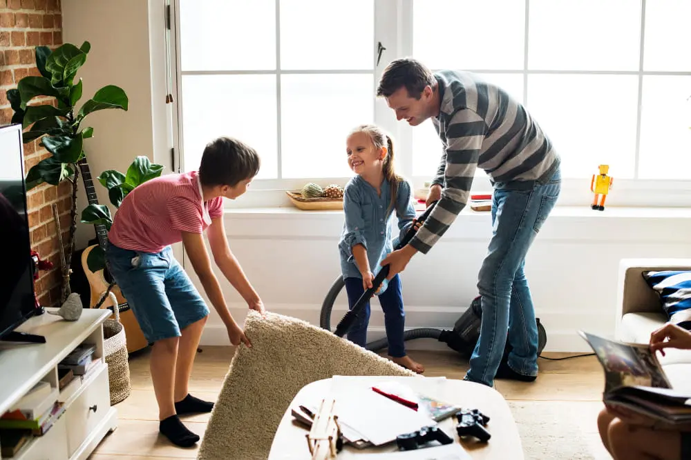 3 Handy Methods for Motivating Your Family to Help You Clean