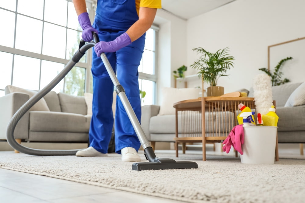What is the most efficient way to clean an apartment